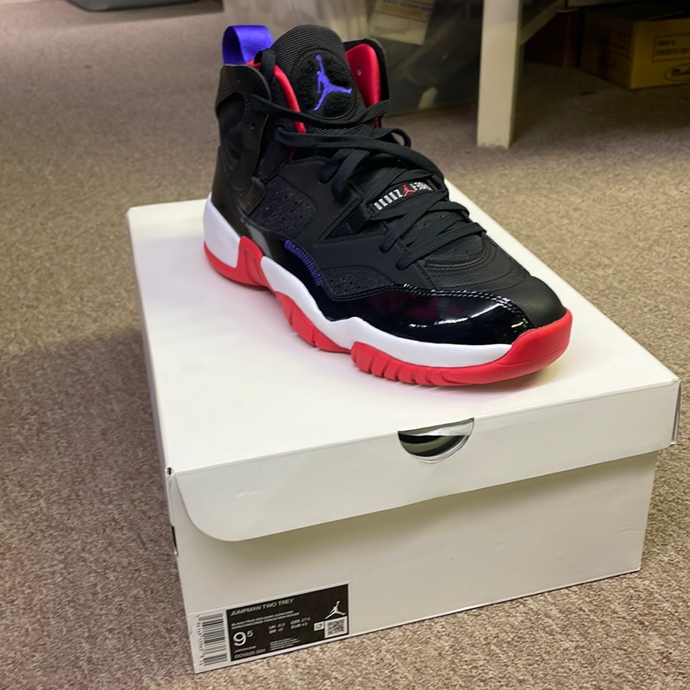 Jordan Men's Jumpman Two Trey Size 9.5